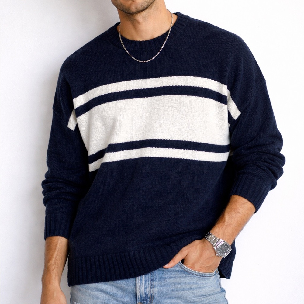 American Eagle Outfitters Navy and Cream Crewneck vintage style Sweater